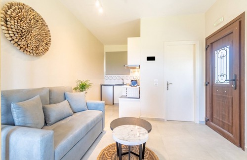 Almiros Beach Apartamento | Apartamento 'Villa Maria 2' con vistas al mar, Wi-Fi y aire acondicionado