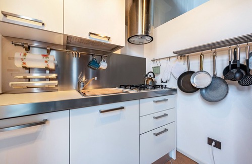Gargnano Apartamento | Apartment 'Villa Rosa Flat' with Sea View, Shared Garden and Wi-Fi