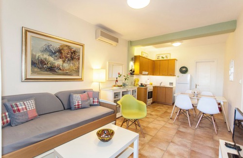 Spanokhorion Apartamento | Apartment / Villa Rosebud