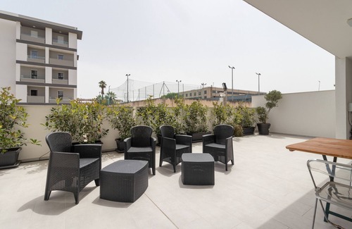 Municipio 2 Apartamento | Apartment 'Vincotto's Home Garden' with Private Terrace, Wi-Fi and Air Conditioning