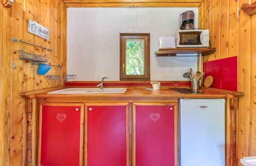 Vaulnaveys-le-Bas Apartamento | Apartamento 'Violette' con vistas a la montaña, Wi-Fi y aire acondicionado