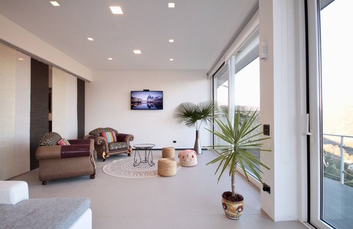 Viconago Apartamento | Apartamento con vistas al lago, jacuzzi, terraza, gimnasio