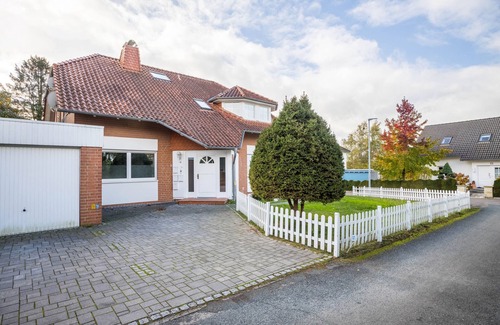 Heessen Apartamento | Apartamento 'Weserbergland' con balcón y Wi-Fi