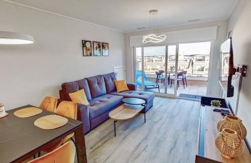 Pilar de la Horadada Apartamento | Apartment with private, heated jacuzzi, AC, pool