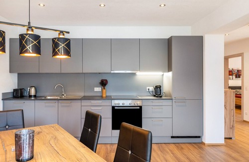 Lustenau Apartamento | Apartamento 'Winder' con vistas a la montaña y Wi-Fi