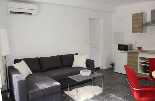La Colle-sur-Loup Apartamento | Apartment with private terrace, pools access and parking