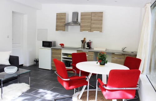 La Colle-sur-Loup Apartamento | Apartment with private terrace, pools access and parking