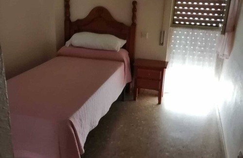 Cadiz Casa | Piso de 4 habitaciones y 2 baños a escasos metros de la playa. Todo exterior
