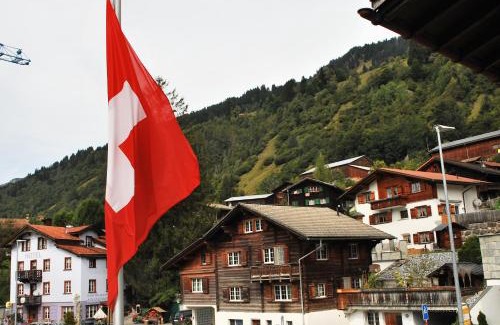 Saas im Prattigau Apartamento | Apartment with balcony and Panoramic Views of Alps
