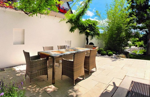 Waggershausen Apartamento | Apartamento con una hermosa terraza y amplio jardín.