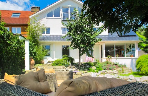 Waggershausen Apartamento | Apartamento con una hermosa terraza y amplio jardín.