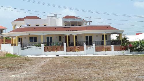 Inch Marlowe Apartamento | Apartment with double bed and private outdoor kitchen Higher Heights, Barbados