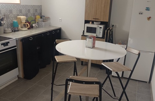 Mirebeau Apartamento | Apartment with exterior