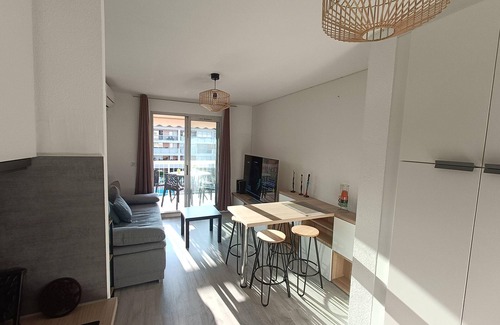Tamaris Apartamento | Apartment with pool near the beach