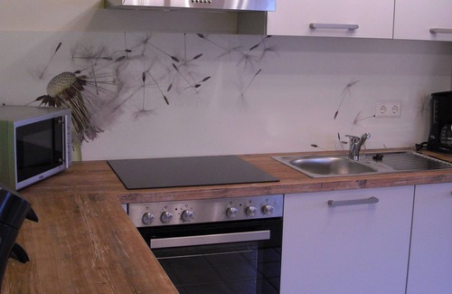 Dernbach Apartamento | Un apartamento reformado con jardín en una zona tranquila y arbolada de 2016
