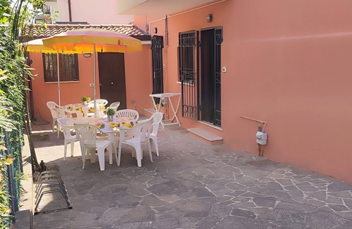 Marina Centro Apartamento | Apartamento con jardín, junto al mar, playa incluida.
