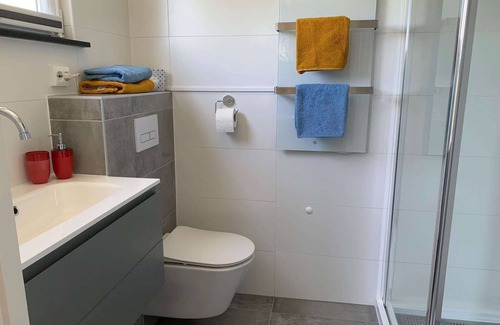 Lekkum Apartamento | Acogedora casa de huéspedes en Lekkum con terraza y vista