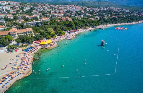 Novi Vinodolski Apartamento | Apartment with heated pool, whirpool, view, near beach - by TRAVELER tourist agency Krk - ID 2683