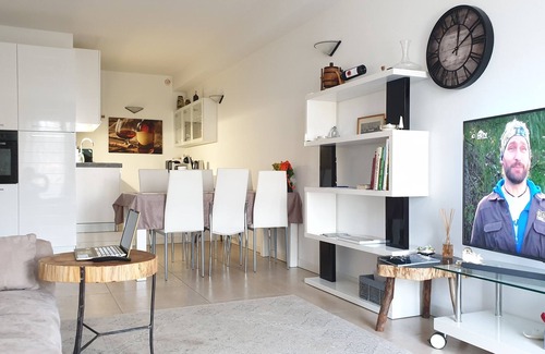 Torri del Benaco Apartamento | Apartamento con hermosa vista al lago