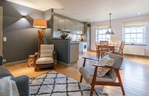 Wavre Apartamento | Apartment with lake and tennis court