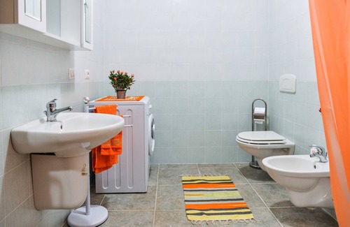Bosa Apartamento | Apartamento con gran porche ideal para pasar unas maravillosas vacaciones.