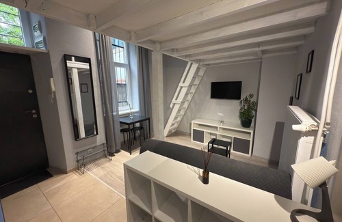 Stradom Apartamento | Apartment with Mezzanine and Private Courtyard