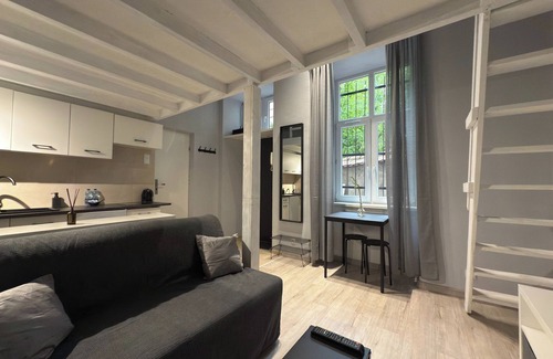 Stradom Apartamento | Apartment with Mezzanine and Private Courtyard