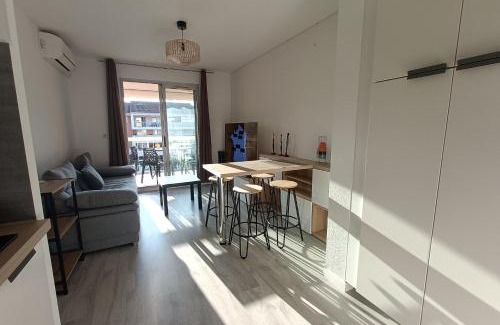 Tamaris Apartamento | Apartment with pool near the beach