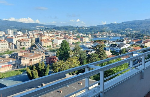 Poio Condominio | Piso con vistas panorámicas de Pontevedra y su ría