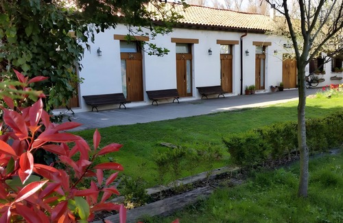 Alsasua Apartamento | Apartamento 'Apartamento M' con piscina compartida, jardín compartido y Wi-Fi