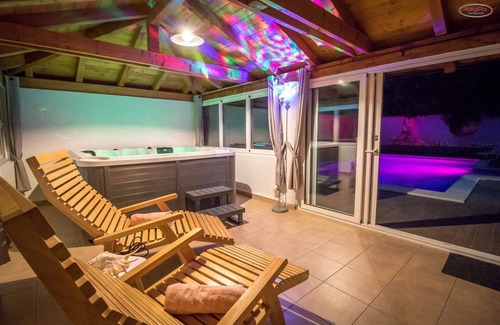 Lopar Apartamento | Apartment with pool in Lopar - San Marino