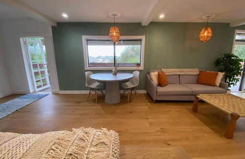 Topanga Apartamento | Apartment with Private Deck & Mountain Views