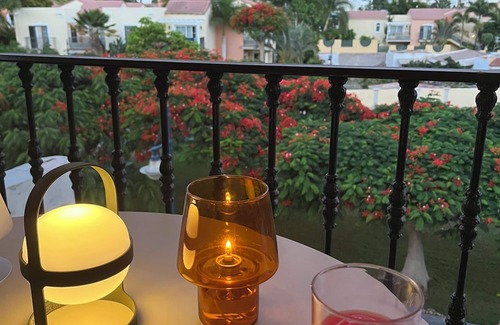 Lomo Quiebre Apartamento | Apartamento con azotea privada cerca de la playa y tienda. Aire acondicionado y Wifi.