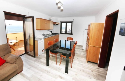 Ericeira Apartamento | Apartamento con azotea y barbacoa en el centro de Ericeira y directamente en el mar.