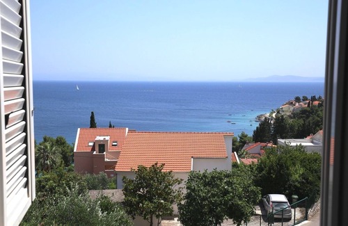 Businci Apartamento | Apartment With sea View From the bed and Balcony! Trogir Near Split