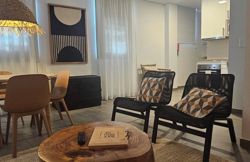 Ponta Delgada Apartamento | Apartment with sea view, 5 minutes walk from the beach!