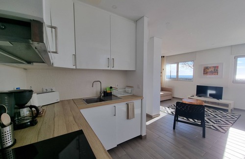 Ponta Delgada Apartamento | Apartment with sea view, 5 minutes walk from the beach!