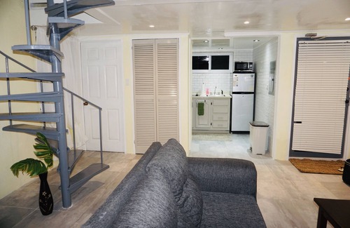 West End Apartamento | Ocean View Condo w / Loft, ubicación central, Negril