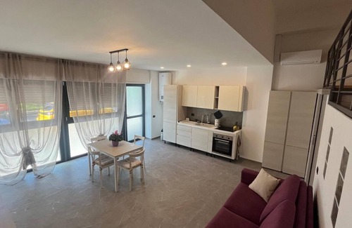 Saronno Apartamento | Apartment with separate entrance 6 beds