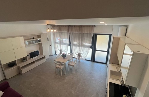 Saronno Apartamento | Apartment with separate entrance 6 beds