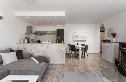 Ripenda Kosi Apartamento | Apartamento con impresionantes vistas al mar y vistas de la isla de Cres