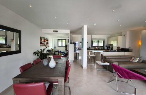 Albitreccia Apartamento | Apartment with terrace close to the beach