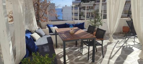 Peiraiki Apartamento | Apartment with terrace in Piraiki