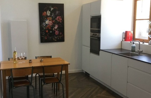 Viverols Apartamento | Apartment with view of the ancient castle of Viverols