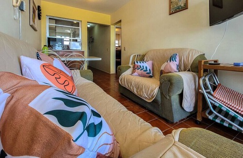 Caioba Apartamento | Apto c Wi-Fi a beira-mar Praia Brava, Caiobá/PR
