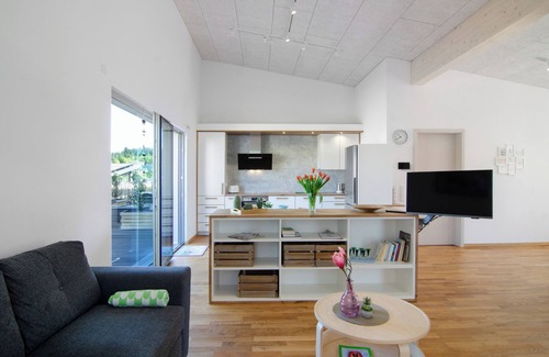 Otterswang Apartamento | Apartamento 'Wohnung Ahorn' con terraza compartida, balcón y Wi-Fi