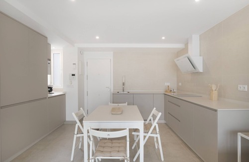 Cadiz Apartamento | Apartamento 'Zurbarán' con balcón, Wi-Fi y aire acondicionado