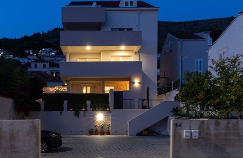 Gruz Apartamento | Apartments aMare - Three Bedroom Apartment with Terrace and Jacuzzi
