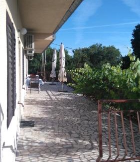 Sibinj Krmpotski Casa | Apartments and rooms Sanja