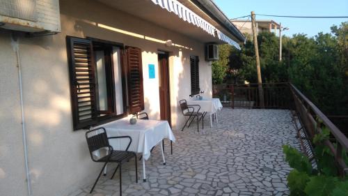 Sibinj Krmpotski Casa | Apartments and rooms Sanja
